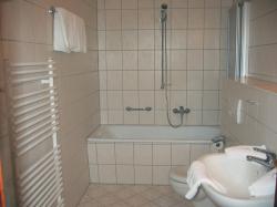 zimmer_eden_badezimmer.jpg
